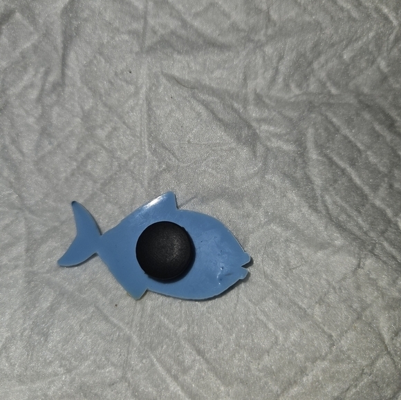 4/$8 Decorative Crocs Charm Shoe Charm - Blue Fish - Picture 2 of 3